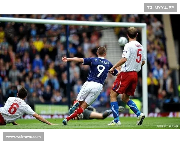 战术复盘：富勒姆边路进攻打穿狼队，揭示后者防守体系漏洞