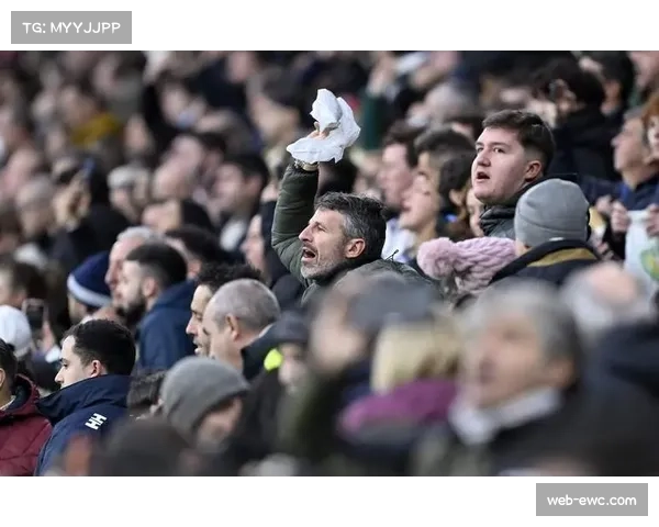 伯纳乌球场内球迷行纳粹礼，皇马俱乐部迅速介入并启动纪律程序