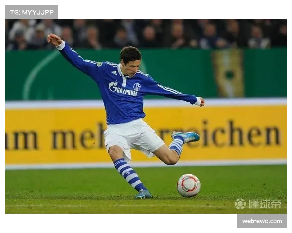 官方：沙尔克04传奇中场德拉克斯勒将于赛季末正式挂靴